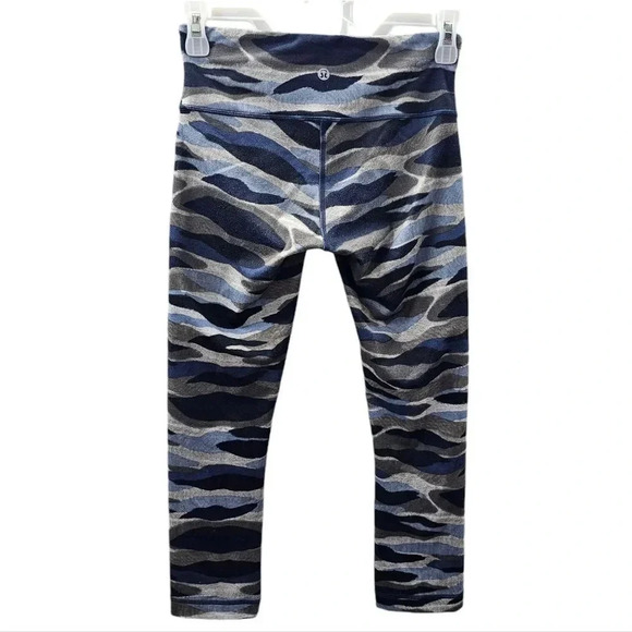 Lululemon Camo Crop‎ Leggings Womens Size 4 - Picture 2 of 7